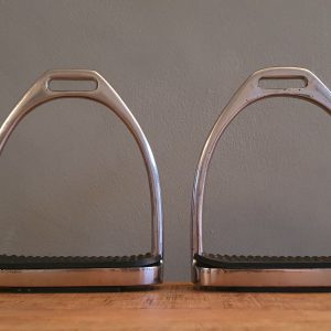 Stijgbeugels met zwarte blokjes 12cm